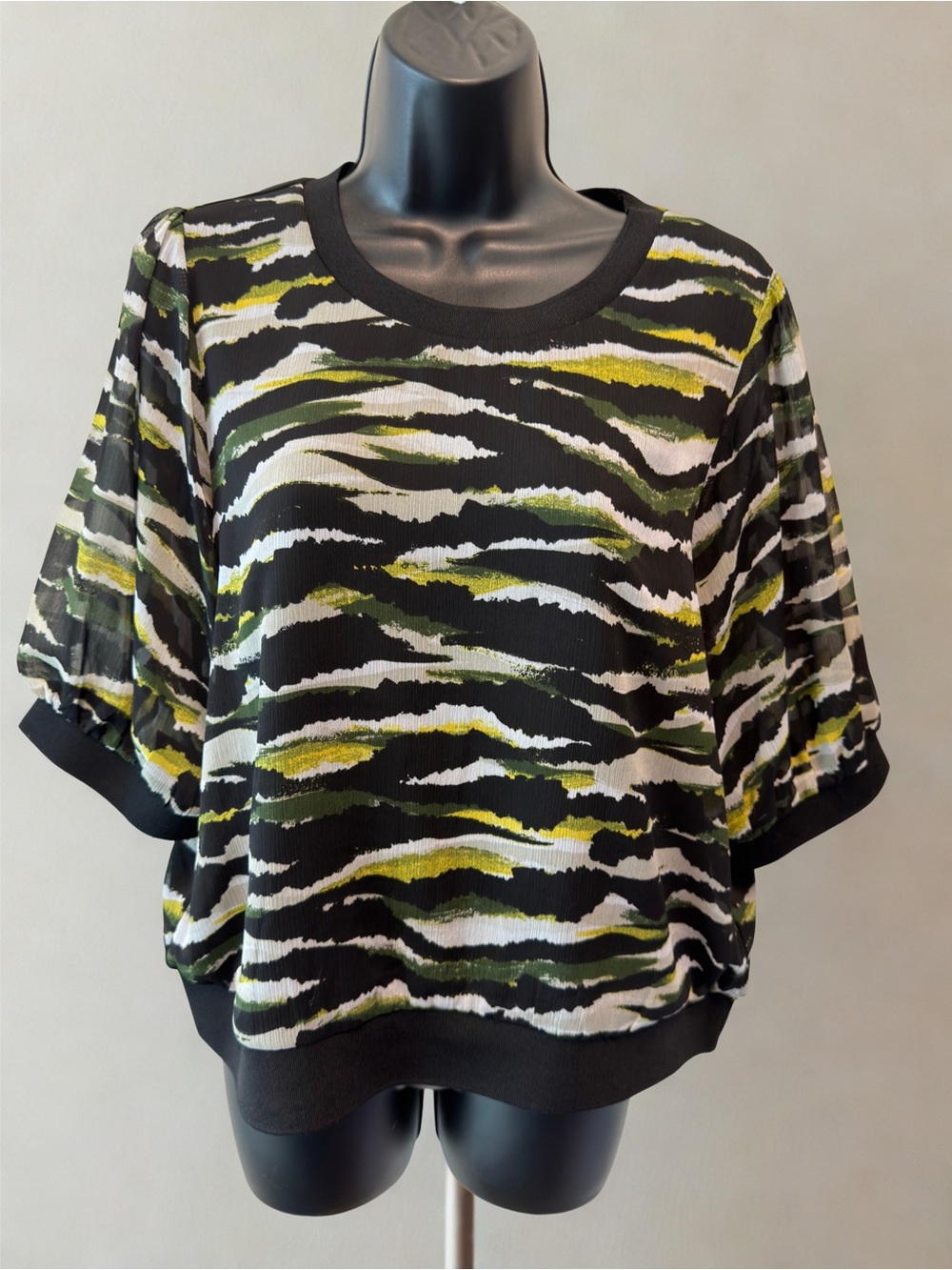 Printed Fabric Layered/Lined Sleeve Top - Black Green White